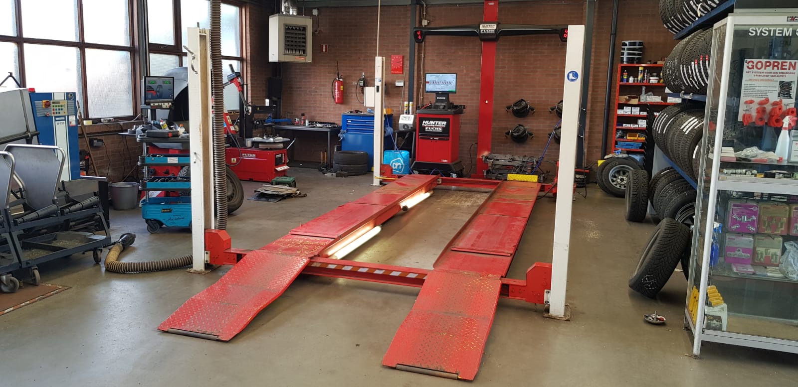 4 koloms hefbrug autobrug Zippo 2405 VW 4000Kg 1997 APK brug uitlijnbrug Rijbaanlengte 475cm