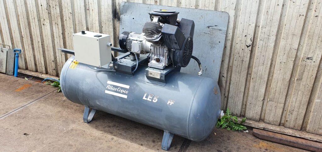 Gebruikte compressor Atlas Copco LF5 2011 475 Liter tank