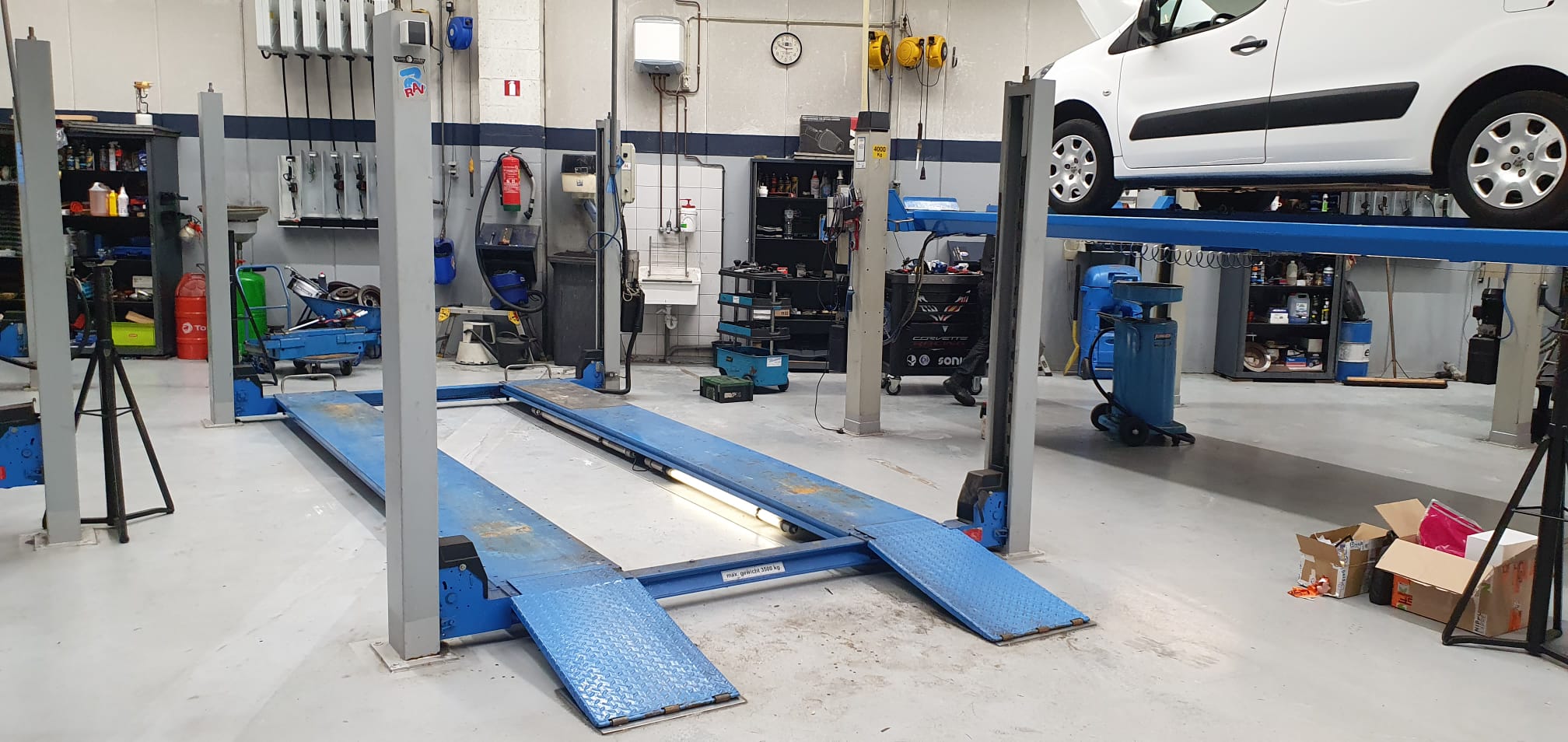 4 koloms hefbrug autobrug Ravaglioli RAV 42512 3500Kg APK Rijbaanlengte 475cm