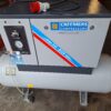 Geluid gedempte Zuigercompressor 450 ltr / min op tank van 200 ltr werkt op krachtstroom 400 V 3 Ph Vaste Prijs € 1400.=